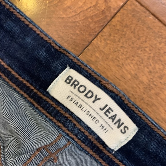 Brody crop jeans size 25w. Like new - Picture 2 of 4
